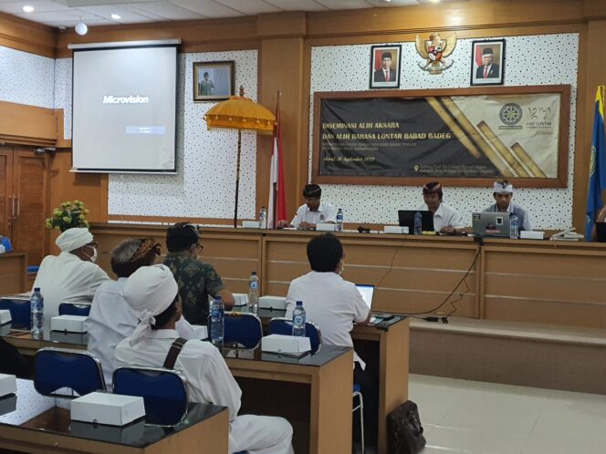 
					Suasana diseminasi naskah Babad Badeg di Ruang Dr. Ir. Soekarno, Fakultas Ilmu Budaya (FIB), Unud, 30 September 2022. 