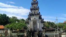 Pura Gunung Payung di Desa Kutuh, Kecamatan Kuta Selatan, Badung.