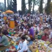 Umat Hindu yang tangkil ke Pura Dalem Puri, Besakih pada pelaksanaan Usabha Pitra tahun 2023 lalu. 